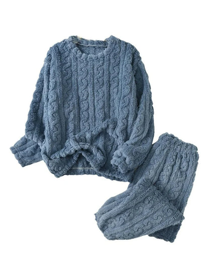 COMBO INVIERNO | Pijama Nube + 3 Pares de Calcetines Térmicos de Regalo