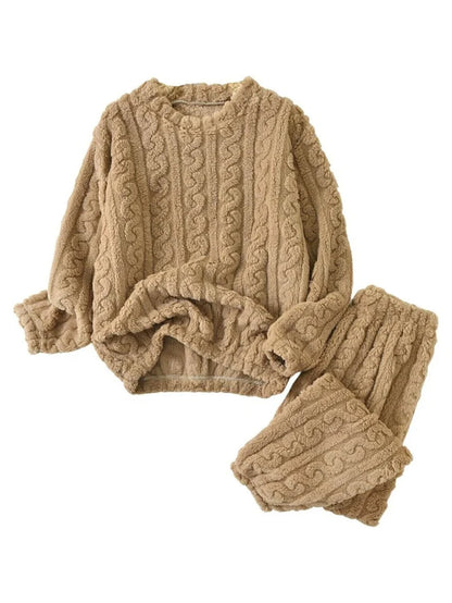 COMBO INVIERNO | Pijama Nube + 3 Pares de Calcetines Térmicos de Regalo
