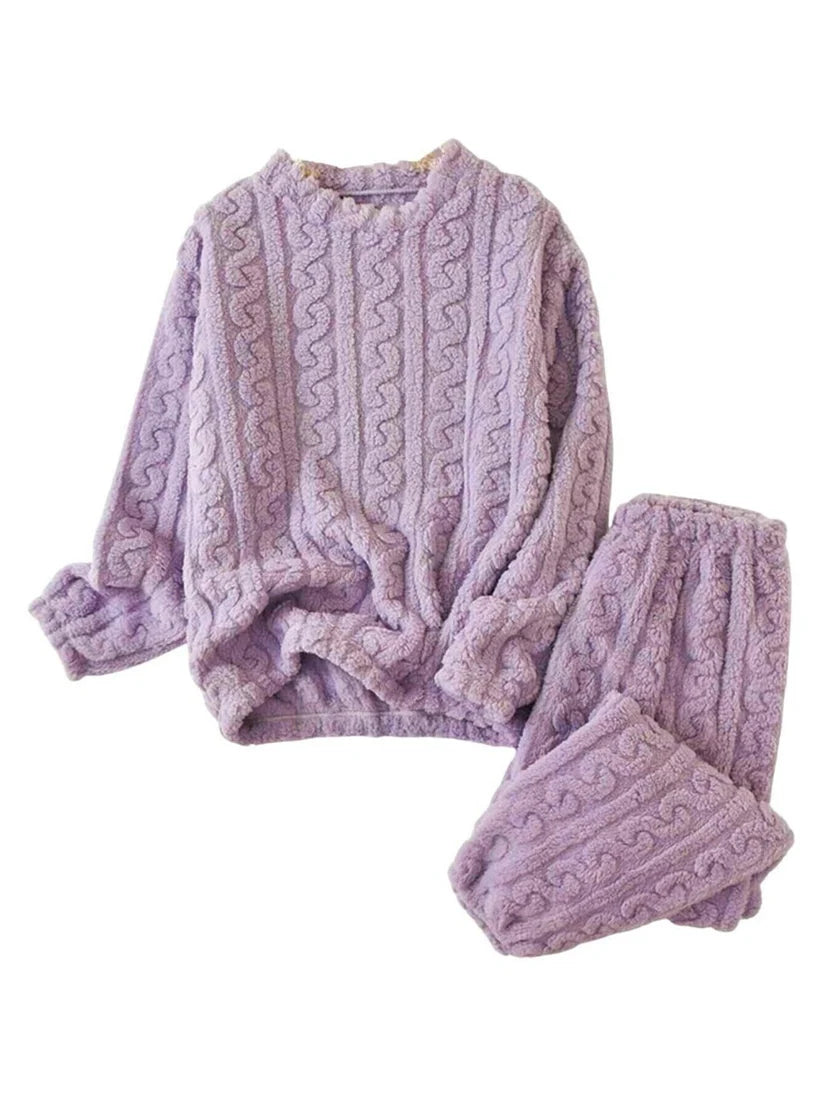 COMBO INVIERNO | Pijama Nube + 3 Pares de Calcetines Térmicos de Regalo