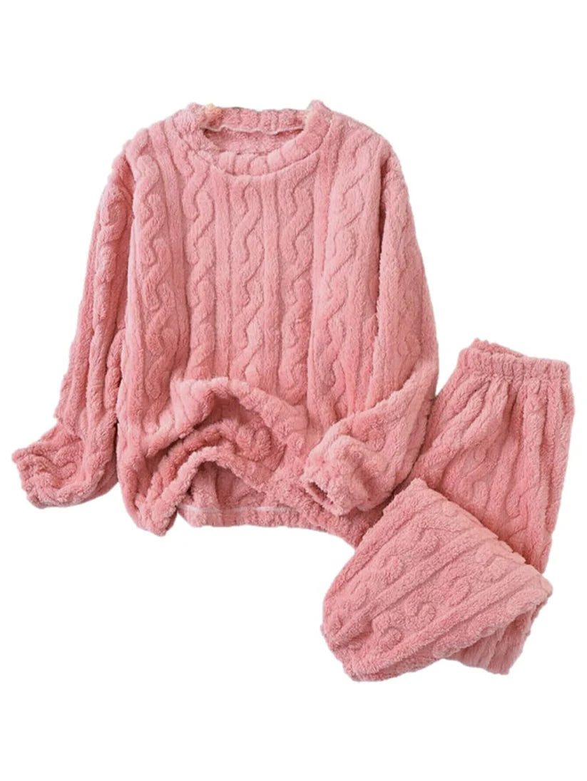 COMBO INVIERNO | Pijama Nube + 3 Pares de Calcetines Térmicos de Regalo