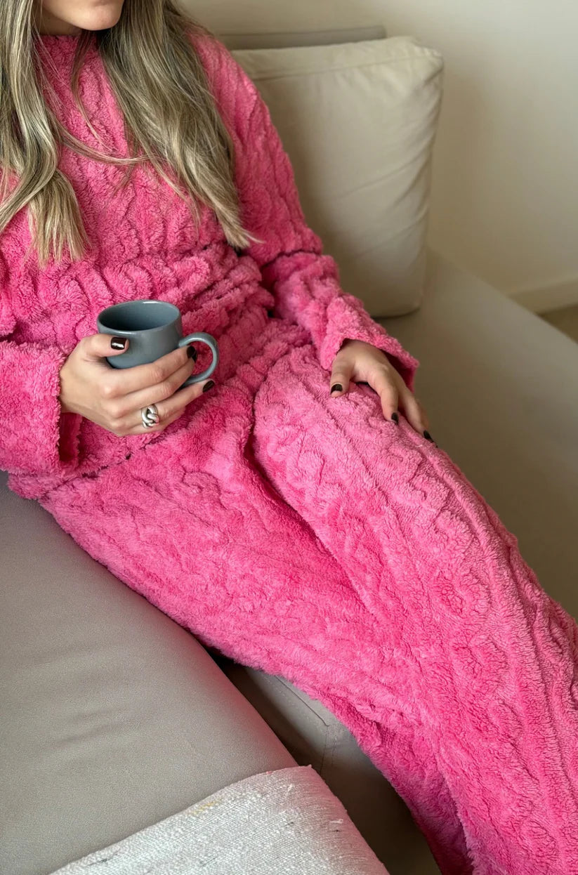 COMBO INVIERNO | Pijama Nube + 3 Pares de Calcetines Térmicos de Regalo