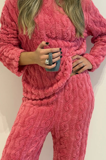 COMBO INVIERNO | Pijama Nube + 3 Pares de Calcetines Térmicos de Regalo